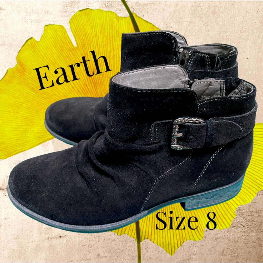 🌿Earth Size 8 Leather Bootie🌿